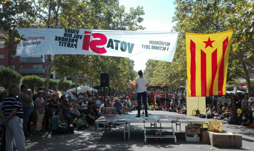 NOTÍCIA | La CUP omple la rambla de la Girada en l’acte de campanya pel sí al referèndum